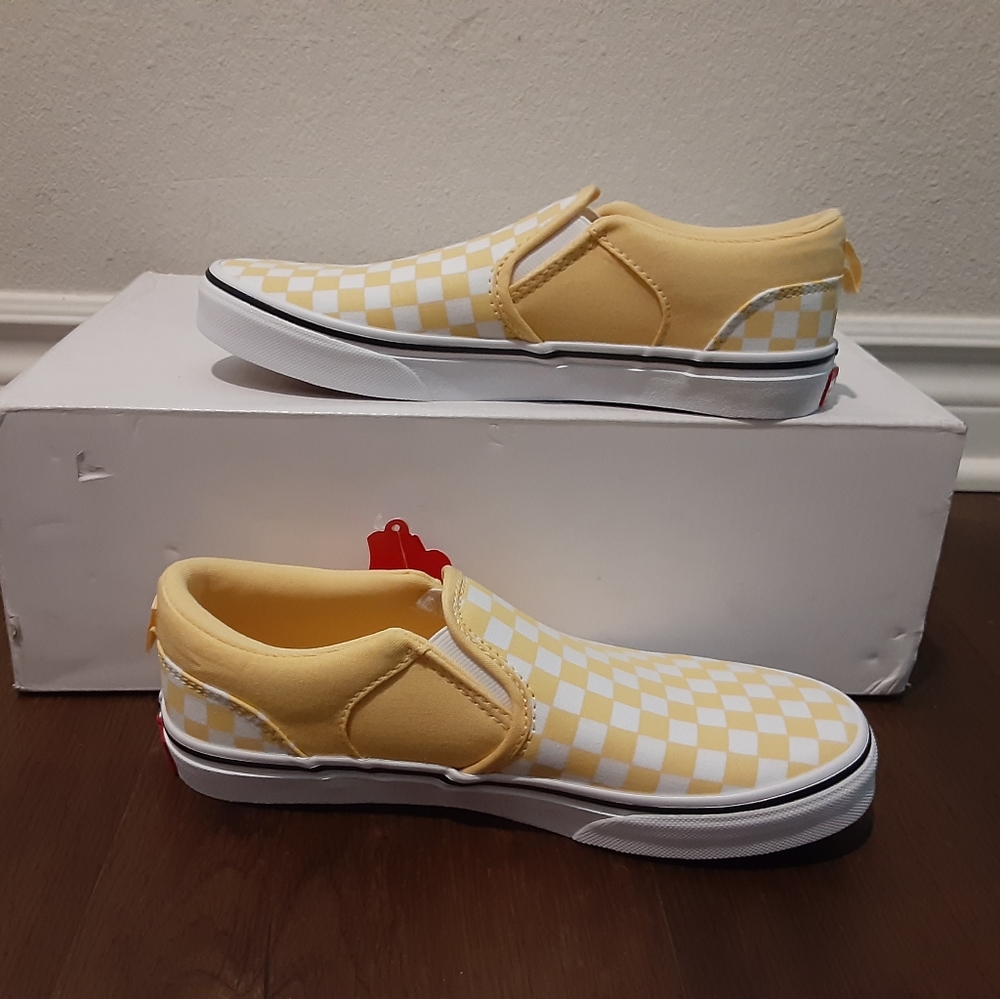 Vans - Picture 1 of 4